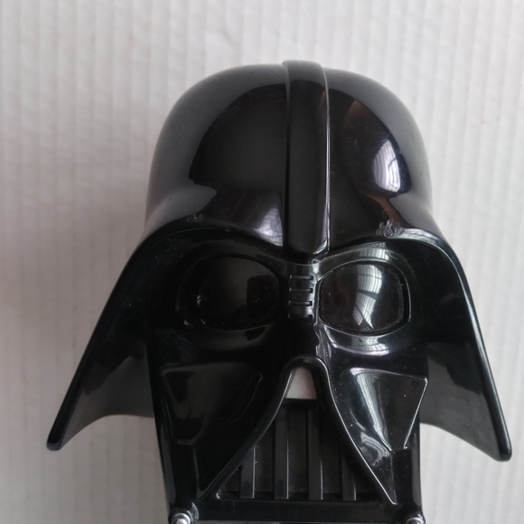Star Wars Large Darth Vader PEZ Dispenser - Picture 12 of 15